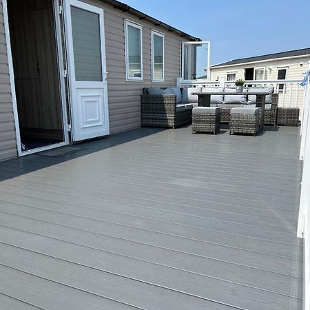 Beautiful Caravan In Trecco Bay! 74 Sycomore Bridgend  Exterior photo